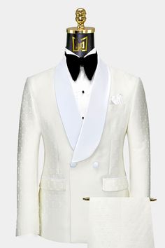 Cream Tuxedo Suit Cream Tuxedo Wedding, Sasha Obama Style, Cream Tuxedo, Tuxedo Prom, Best Man's Outfit, Sasha Obama, Prom Suits For Men, Cream Suit, Prom Tuxedo