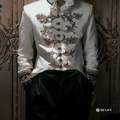 Dark Royalty Outfits Men, Royal Boy Aesthetic, King Outfit Royal Aesthetic, Prince Aesthetic Outfit, Royal Aesthetic Male, Prince Aesthetic Royal, Royalty Aesthetic, Fantasy Clothing