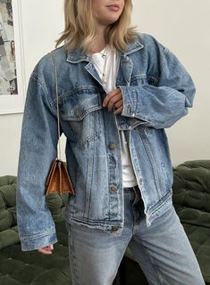 Cool Italian Vintage 80s 90s Denim Jacket / Made In Italy  Material: Cotton  Vintage condition level: good condition  MODEL is 5.3 ft 164 cm tall usually size S  SIZE: M / L  FLAT MEASUREMENTS (unstretched):  Length: 65 cm  Armpit to armpit: 60 cm  Shoulder to shoulder: 57 cm  Sleeve: 56 cm  Every item is vintage, pre-used, pre-loved, one-of-a-kind. All orders are final and sold as-is.  If you have any questions, please contact us before purchase. Irregularities or signs of wear might be present Retro Relaxed Fit Denim Jacket For Fall, Vintage Denim Jacket For Streetwear In Spring, Vintage Denim Jacket For Streetwear And Spring, Vintage Denim Jacket For Spring Streetwear, 90s Relaxed Fit Outerwear With Pockets, Vintage Denim Jacket For Spring, Vintage Spring Denim Jacket, Retro Relaxed Fit Medium Wash Outerwear, Retro Relaxed Fit Denim Jacket For Winter