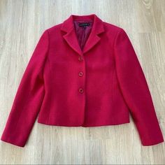 Lafayette 148 Raspberry Wool Woven 3 Button Front Collar Blazer Jacket Sz 8. Condition is "Pre-owned". Shipped with USPS Priority Mail.  * Light stain at the front as seen in picture Light Stain, Priority Mail, Blazer Jacket, Women's Blazer, Raspberry, Stain, Blazer, Wool, Collar