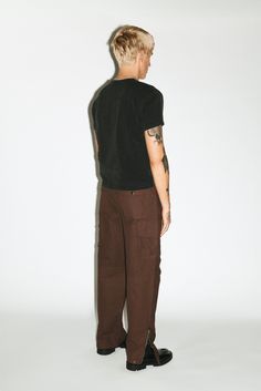 A utility cargo for the ultimate off-duty uniform. Easy-going and relaxed, these cargos are pleated for a slightly wider, straight-leg silhouette. Open the side-zip hems for a sportier 90's aesthetic. Dress down formal blazers and button-ups with an effortless, casual contrast. Utility Bottoms With Straight Hem For Streetwear, Fall Cargo Pants With Relaxed Fit And Straight Hem, Urban Relaxed Fit Cargo Jeans For Workwear, Fall Elevated Casual Cargo Pants With Hip Pockets, Relaxed Fit Cargo Pants With Straight Hem For Fall, Utility Pants With Straight Hem For Streetwear, Fall Cargo Pants With Hip Pockets For Elevated Casual, Streetwear Relaxed Fit Cargo Pants With Straight Hem, Straight Hem Cargo Pants With Pockets For Streetwear