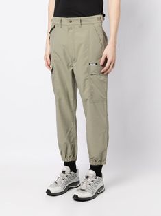 Izzue elasticated-cuff Cargo Trousers - Farfetch Feature Light, Cargo Trousers, Flap Pocket, Olive Green, Straight Leg, Fashion Branding, Ready To Wear, Trousers, Cuff