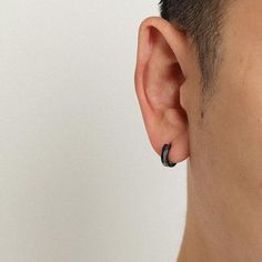 Type: accessoires

Genre masculin
Matériau: argent sterling
Taille: diamètre 13 mm, largeur 4 mm Best Earrings For Men, Black Hoops Earrings, Stud Earrings For Men, Behind Ear Tattoo, Shop Earrings, Ear Cuff, Korean Fashion, Ring, 925 Silver