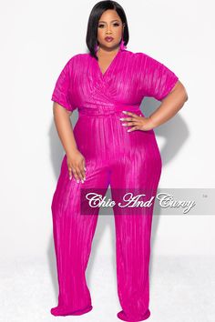 Polyester% 100 Model is wearing 2x Plus Size Pink Pant Suit, Pink Plus Size, Business Casual Winter, Casual Couture, Outfit Plus Size, Chic And Curvy, Gold Outfit, Metal Clothing, Pleated Top