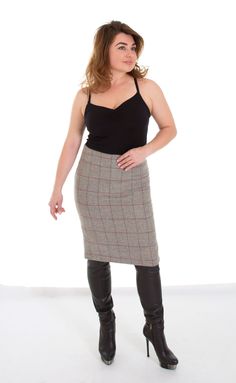 Siio tweed Pencil skirt  100% wool Dry clean or hand wash. Fitted Tweed Lined Skirt, Fitted Tweed Skirt With Lining, Tweed Lined Skirt For Fall, Chic Tweed Pencil Skirt, Tweed Pencil Skirt For Office, Fitted Tweed Pencil Skirt, Office Tweed Pencil Skirt, Office Tweed Mini Skirt, Fitted Tweed Skirt For Office