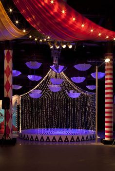 SEMANA DE ARTE-34                                                                                                                                                     Mais Prom Theme Ideas High School, Cabaret Club, Circus Lights, Circus Themed Party, Vintage Circus Theme, Cirque Vintage, Camp Decor, Creepy Carnival, Halloween Circus