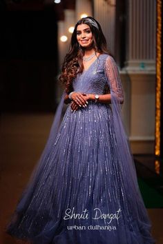 Sangeet Gowns For Bride, Sangeet Outfit Bridal Gown, Engagement Dress For Bride Indian Gown, Gown Party Wear Reception Dresses, Classy Wedding Gown, Bridal Short Dress, Reception Dress Indian, Reception Gown For Bride