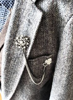 Crystal Lapel Pin with Silver/Black Chains Sunflower Accessories, Wedding Swag, Formal Clothing, Flower Lapel Pin, Retro Accessories, Collar Chain, Crystal Brooch, Black Chain, Rhinestone Brooches