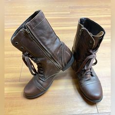 Steve Madden Women's Troopa Leather Lace Up Combat Brown Boots Shoes Size 7.5. Perfect Condition Like Brand New! The Only Thing Is There Is A Little Scuff On The Right Front Toe. You Can See In The Pictures. It Is Very Minor To The Shoe. Leather Combat Boots, Shoes Steve Madden, Shoes Size 7, Leather Lace, Boots Shoes, Steve Madden Shoes, Brown Boots, Shoes Heels Boots, Leather And Lace