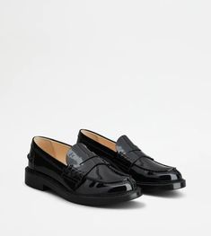 Woman BLACK Loafers in Leather XXW59C0DD40MRK37B999 | Tods Black Loafers, Monogrammed Leather, Prada Shoes, Rubber Heels, Flat Shoes, Moccasins, Hand Stitching, Penny, Shoes Flats