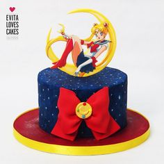 there is a cake that looks like sailor moon