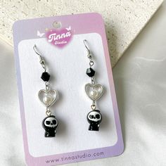 This Trendy Y2K Black Earring features super adorable devil pendant, it is a cute accessory for your everyday outfit and any occasion look. It's also a perfect gift for anyone who is looking for a last-minute gift ( we ship the next day), and a great party favors choice as well. We also made more different styles of products, please check the store link below: https://www.etsy.com/shop/CuteBeadsbyTinna Plus, we provide gift bags: https://www.etsy.com/listing/1305832371/jewelry-travel-pouch-velve 90s Accessories, Earrings Y2k, Black Earring, Funky Earrings, Halloween Jewelry, Black Earrings, Travel Jewelry, Last Minute Gifts, Earring Gifts