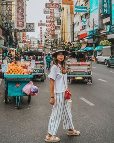 Bangkok Outfit, Thailand Outfit, Hiking Wear, Travel Ootd, Famous Monuments, Mode Tips, Bangkok Travel, Phi Phi Island, Koh Phangan