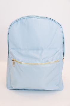 Cute School Bags Highschool, Light Blue Backpack, Fun Backpack, Middle School Supplies, Backpack Preppy, Pretty School Supplies, Preppy Backpack, Beach Backpack, Trendy Backpacks