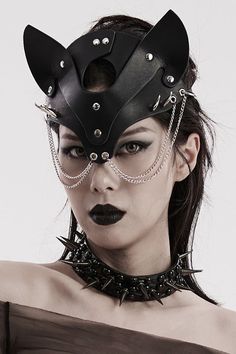 Fabric: Polyurethane Color: Black Style: Steampunk Clothing Type: Mask Include: Mask*1 (Any of the accessory is not included.) Size (IN) Width Height One Size 8.46 7.28 Size (CM) Width Height One Size 21.5 18.5 Manipulate Men, Green Hair Dye, Steampunk Mask, Fox Mask, Edgy Accessories, Hair Color Crazy, Black Punks, Leather Mask, Bad Cats