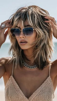 31 Trendy Hairstyles for 2025: Pixie Cuts, Braids, Long Waves & Bridal Hair Ideas for Women Waves Bridal Hair, Hair Ideas For Women, Choppy Bob Hairstyles For Fine Hair, Bridal Hair Ideas, Haircuts For Medium Length Hair, Short Bobs, Choppy Bob Hairstyles, Hairstyle Trends, Short Wavy Hair