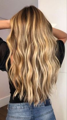 Blond Balayage, Brunette Balayage, Balayage Blonde, Caramel Hair, Messy Short Hair, Blonde Hair Looks, Blonde Hair With Highlights, Winter Hair Color, Brown Blonde Hair