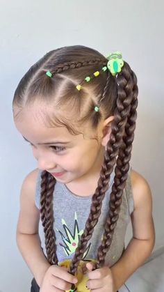 Pointed Haircut, Cute Kid Hairstyle, Hairstyles For Kindergarteners, Toddler Hair Dos, Christmas Hairstyles For Kids, Baby Girl Hairstyles Curly, Cute Toddler Hairstyles, Girly Hairstyles, Kid Hairstyles