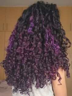 Dark Brown Hair With Hints Of Purple, Curly Hair With Purple Tips, Purple Balayage Curly Hair Natural Curls, Hair Dies Ideas For Curly Hair, Purple And Black Hair Curly, Curly Dyed Hair Purple, Purple Highlights In Curly Hair, Purple Highlights In Brown Hair Curly, Dyed Highlights Curly Hair