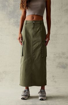 Olive Stretch High-Waisted Cargo Midi Skirt Denim Midi Skirt Outfit, Corduroy Skirt Outfit, Green Denim Skirt, Cargo Midi Skirt, Midi Skirt Outfit, Denim Skirt Outfits, Skirt Patterns Sewing, Cargo Skirt, Corduroy Skirt