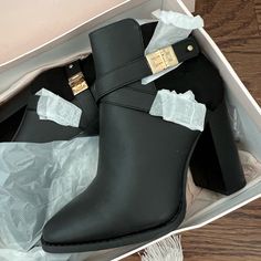 New With Tags In Original Box! Cute Black Booties Perfect For Every Occasion. Found In The Back Of My Closet And Unfortunately, These Booties Are Just Too Small For Me Now. Maroon Boots, Black Velvet Boots, Just Fab Boots, Brown Block Heels, Grey Suede Boots, Grey Ankle Boots, Leather High Heel Boots, Velvet Boots, Just Fab Shoes