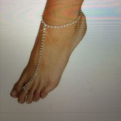 New Without Tags Super Cute Slave Anklet With Toe Ring. Great For A Night Out. One Size Fits All. Bohemian Metal Toe Ring Anklets, White Bohemian Toe Ring Anklets, Rhinestone Toe Ring Anklet For Party, Silver Metal Toe Ring Crystal, Nickel-free White Toe Ring Jewelry, Rhinestone Anklet, Toe Rings, One Size Fits All, Anklets