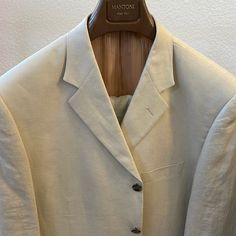 Mantoni - Premium Quality Men’s Linen Suit - 100% Italian Linen - New With Hanger And Plastic Cover - Made In Milan, Italy Jacket And Pants May Need Slight Alteration For Perfect Fit. Mens Linen Suit, Mens Linen, Linen Suit, Plastic Cover, Milan Italy, Mens Suits, Blazer Suit, Milan, Premium Quality