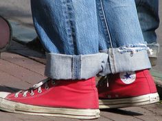 How To Style Red Converse Men, Cuffing Jeans, Red All Star Aesthetic, Blue And Red Aesthetic, Red Converse Aesthetic, Red Hightop Converse, James Potter Aesthetic, Aesthetic Red Converse