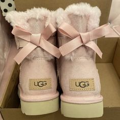 Coquette Winter, Cute Uggs, Uggs With Bows, Boots For Winter, Pink Uggs, Pink Xmas, Pretty Shoes Sneakers, Soft Girl Aesthetic