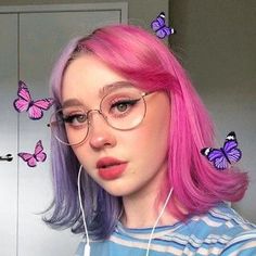 E Girl Hair, Half And Half Hair, Split Dyed Hair, Short Grunge Hair, Split Hair, Hair Color Pastel, Hair Color Purple, K Fashion