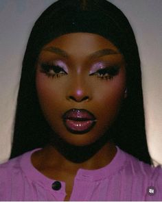 2009 Makeup Trends, Pink 80s Makeup, Chrome Makeup Look, 2002 Makeup, Early 2000 Makeup, Purple Lip Combo, Cool Eyeshadow Looks, Colorful Eyebrows, Alternative Makeup Looks