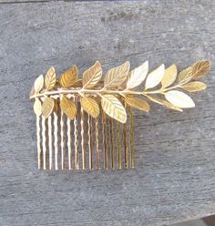 Very pretty! Golden Leaf, Golden Leaves, Golden Girl, Hair Ornaments, Hair Comb, Accessories Jewelry, Hair Jewelry, Hair And Nails, Beautiful Hair