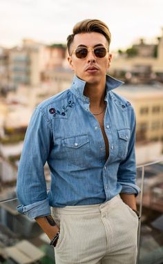 11 Reasons Why The Clean Shaven Look Is A Female Charmer Denim Outfit For Men, Denim Outfit Men, Outfit For Men, Blue Denim Shirt, Dad Fashion, Mens Fashion Blog, Grow Beard