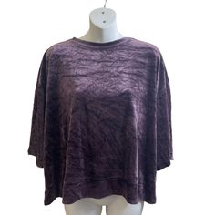 Free People Blouse Top Womens Size Small Purple Long Sleeve Oversize Pullover If You Love The Laid-Back Charm Of Boho-Chic Apparel You’ll Find A Beautiful Selection Of Juniors Clothing From Free People That Fits Your Style. Style: Valerie Tee Size: Small Loose Fit Oversize Tee Velour Tee Fall Winter Spring Made In Indonesia Machine Wash/Tumble Dry Cozy And Soft If There Are Any Flaws They Will Be Shown In The Photos. Please See All Photos For Condition And Measurements. I-907 Oversized Purple Lounge Top, Oversized Purple Loungewear Top, Oversized Purple Top For Loungewear, Oversized Purple Tops For Layering, Oversized Chic Crew Neck Top, Chic Oversized Crew Neck Top, Oversized Crew Neck Blouse For Fall, Oversized Crew Neck Blouse For Winter, Oversized Crew Neck Winter Blouse