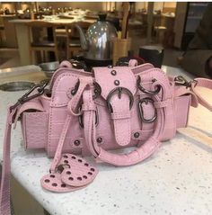 𝔇𝔢𝔱𝔞𝔦𝔩𝔰: Style: Y2k, Egirl, Kawaii, Aliyahcore Material: Vegan Leather Length: 38*13*17cm; 20*8*13cm This y2k crossbody bag is in an amazing blush pink color that adds a touch of sweetness to your outfit. It has a heart-shaped pendant to accent the style and features multiple side pockets for storage. Enjoy free shipping with the purchase of over 80$ Blush Pink Color, Vintage Crossbody Bag, Girls Tote, Handbags Casual, Y2k Pink, Crocodile Pattern, Celine Luggage Bag, Soft Lips, Pink Vintage