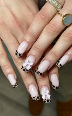 Get inspired by 30+ adorable bow nail designs, from cute 3D bow nails to short and sweet styles in pink, red, white, gold, and black. This also includes coquette nails, ribbon nails, short bow nails, french tip bow nails, bow nail art. (📷 nailglamourrochester IG) Nails Bow, Coquette Nails, Bow Nails, Nails French Tip