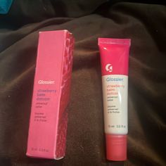 Box Is A Little Beat Up, Never Been Used, *New* And Original Formula Glossier Balm Dotcom Strawberry, Balm Dot Com, Glossier Products, Glossier Balm, Makeup Glossier, Glossier Makeup, Glossier Pink, Lip Gloss Collection, Glossy Makeup