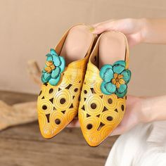 Gender: Women Item Type: Sandals Main Material: Cow Leather Style: Casual, Classic, Retro Season: Summer Heel Type: Wedge Outsole Material: Rubber Heel Height: Mid-Heel (4 cm) Size Length cm inch 35 22.5 8.86 36 23 9.06 37 23.5 9.25 38 24 9.45 39 24.5 9.65 40 25 9.84 Chunky Heel Sandals, Summer Retro, Summer Heels, Chunky Heels Sandals, Leather Style, Pumps Flat, Sneaker Wedge, Heel Type, Rubber Heels