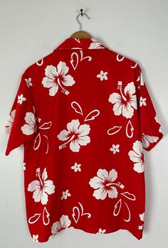 "-Description- >men's red & white floral hawaiian shirt >button front >collared >size small/medium - tag is marked small but chest size is more like a medium - please check all measurements before purchase >classic hawaiian! >condition: great >color(s): red, white >fabric(s): 100 polyester >brand: anchox blue >care: machine wash -Measurements- >size: small/medium - tag is marked small but chest size is more like a medium - please check all measurements before Hawian Shirt, Hawiian Shirts, Floral Hawaiian Shirt, Vintage Hawaiian Shirts, Hula Girl, Flower White, Vintage Hawaiian, Fish Print, Island Style