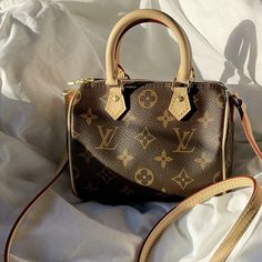 Louis Vuitton Brown Bag, Dhgate Finds, Handbag Styles, Louis Vuitton Outfit, Handbag Hardware, Luxury Purses, Fancy Bags