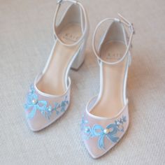 Meet our one of the newest styles, Halo! So many of you have been asking for pretty closed toe wedding shoes with low block heels... We designed Halo with our modern brides in mind! Pretty bow and pearl details with soft insole padding and perfect fit, Halo is the perfect shoes for all day comfort! Did we mention Halo has "I Do" and "Forever" embroidered on the back!!! The perfect details for your wedding! Bridal Shoes Low Block Mid Heels with "I Do" and "Forever" in baby blue embroidery Style “ Comfortable Bridesmaid Shoes, Comfortable Bride Shoes, Gold Bridesmaid Shoes, Silver Bridesmaid Shoes, Closed Toe Wedding Shoes, Wedding Shoes Block Heel, Bride Stuff, Winter Wedding Shoes, Mother Of The Bride Shoes