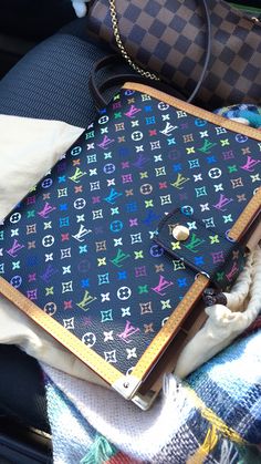 Riding in Cars with Louis Vuitton: 20  Pics From One of PurseForum’s Most Popular Threads Travel Bag Organization, Handbag Organization, Super Ideas