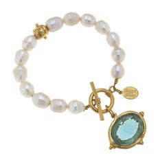 Venetian Etched Glass Bee Intaglio on Genuine Freshwater Pearl Bracelet 7.5 inches Toggle Clasp Handcast 24Kt Gold Plated Handmade in San Antonio, TX Susan Shaw, Coin Bracelet, Coin Pearls, Freshwater Pearl Bracelet, Toggle Bracelet, Glass Bracelet, Pretty Bracelets, Venetian Glass, Etched Glass