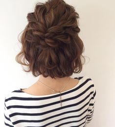 pretty braided half up style for bridesmaids with short hair #wavyhair Easy Formal Hairstyles, Half Updo Hairstyles, Updo Styles, Short Braids, Peinados Fáciles Para Cabello Corto, Bridesmaid Hair Short, Half Updo, Cool Braids, Short Wedding Hair