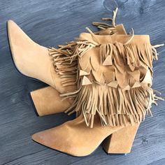 Tan Mojo Moxy Suede Frilled Boots, Size 8.5, New! Western Fringe Boots For Summer, Western Summer Boots With Fringe, Brown Fringe Boots For Spring, Spring Brown Boots With Fringe, Brown Fringed Boots For Spring, Leather Mules With Cork-bed Midsoles And Open Heel, Brown Ankle-high Desert Boots With Suede Lining, Western Suede Mid-calf Boots With Stacked Heel, Western Suede Ankle-high Moto Boots