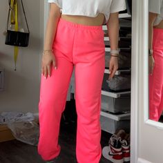 Pretty Little Thing Neon Pink Basic Jogger Size S Pink Relaxed Fit Trendy Joggers, Trendy Pink Relaxed Fit Joggers, Pink Stretch Trendy Joggers, Pink Relaxed Fit Joggers For Spring, Trendy Stretch Pink Joggers, Trendy Pink Stretch Joggers, Spring Pink Relaxed Fit Joggers, Pink Casual Joggers For Summer, Trendy Fitted Pink Sweatpants