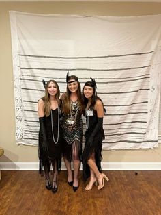 Great Gatsby Theme Outfit, Gatsby Theme Outfit, 1920s Halloween Costume, 20s Accessories, Flapper Girl Costumes, Flamboyant Style, Gatsby Outfit, 1920s Themed Party