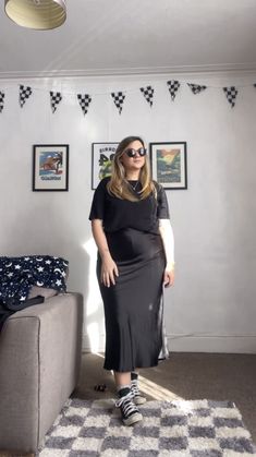 Casual Outfit For Birthday, Look Frio Plus Size, Black Outfit Plus Size, Demin Skirt Outfit, Mid Size Outfits, Midsize Outfits, Curvy Model, Summer Work Outfits, Trendy Plus Size Clothing