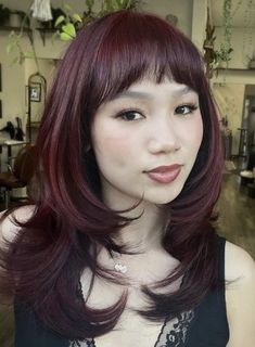 Red Hair Side Bangs, Micro Bangs Red Hair, Micro Bangs Goth, Dark Red Hair With Bangs, 70s Haircuts, Easy Hair Ideas, Most Beautiful Hairstyles, Trend Hairstyles, Pretty Poison