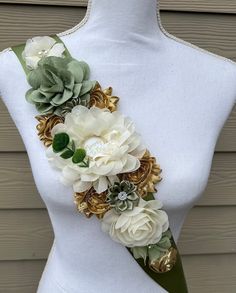 "Shoulder Sash  The ribbon sash is 2.1/2\" wide by 80'' (2 meters) long Embellishment measurement 15\"" Baby Shower Sash Boy, Safari Baby Shower Girl, Cow Baby Showers, Baby Shower Sash, Baby Shower Yellow, Baby Shower Corsage, Maternity Sash, Unisex Baby Shower, Green Baby Shower